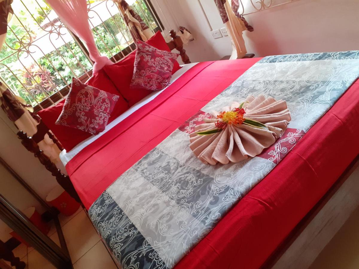 Gigi'S Self Catering Apartment Port Glaud Ngoại thất bức ảnh