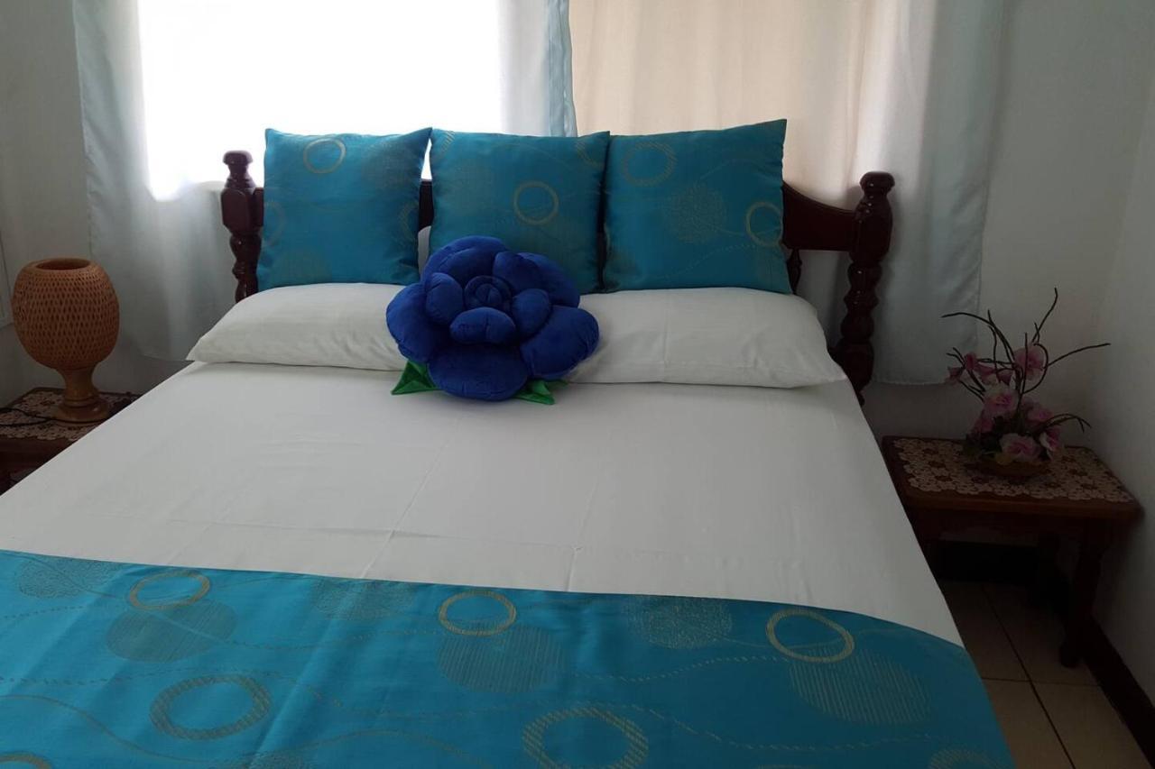 Gigi'S Self Catering Apartment Port Glaud Ngoại thất bức ảnh