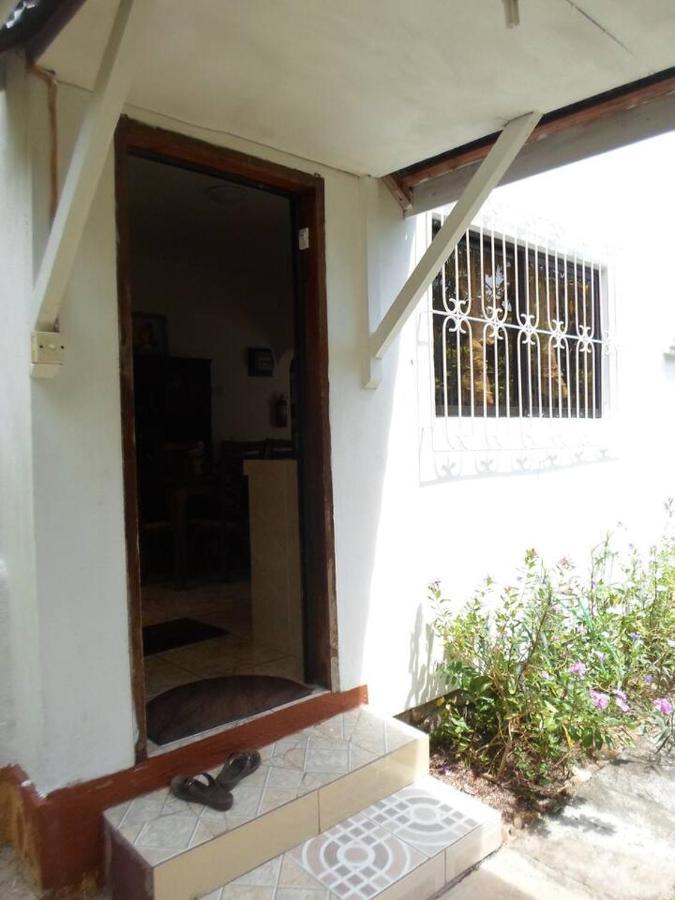 Gigi'S Self Catering Apartment Port Glaud Ngoại thất bức ảnh