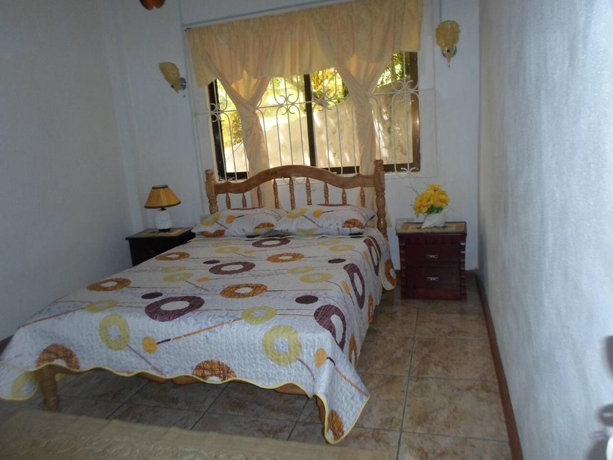 Gigi'S Self Catering Apartment Port Glaud Ngoại thất bức ảnh