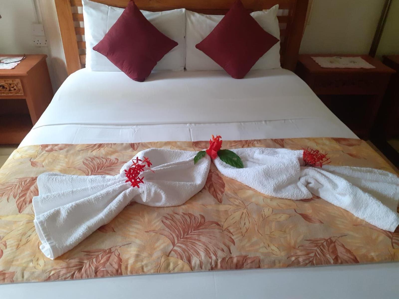 Gigi'S Self Catering Apartment Port Glaud Ngoại thất bức ảnh