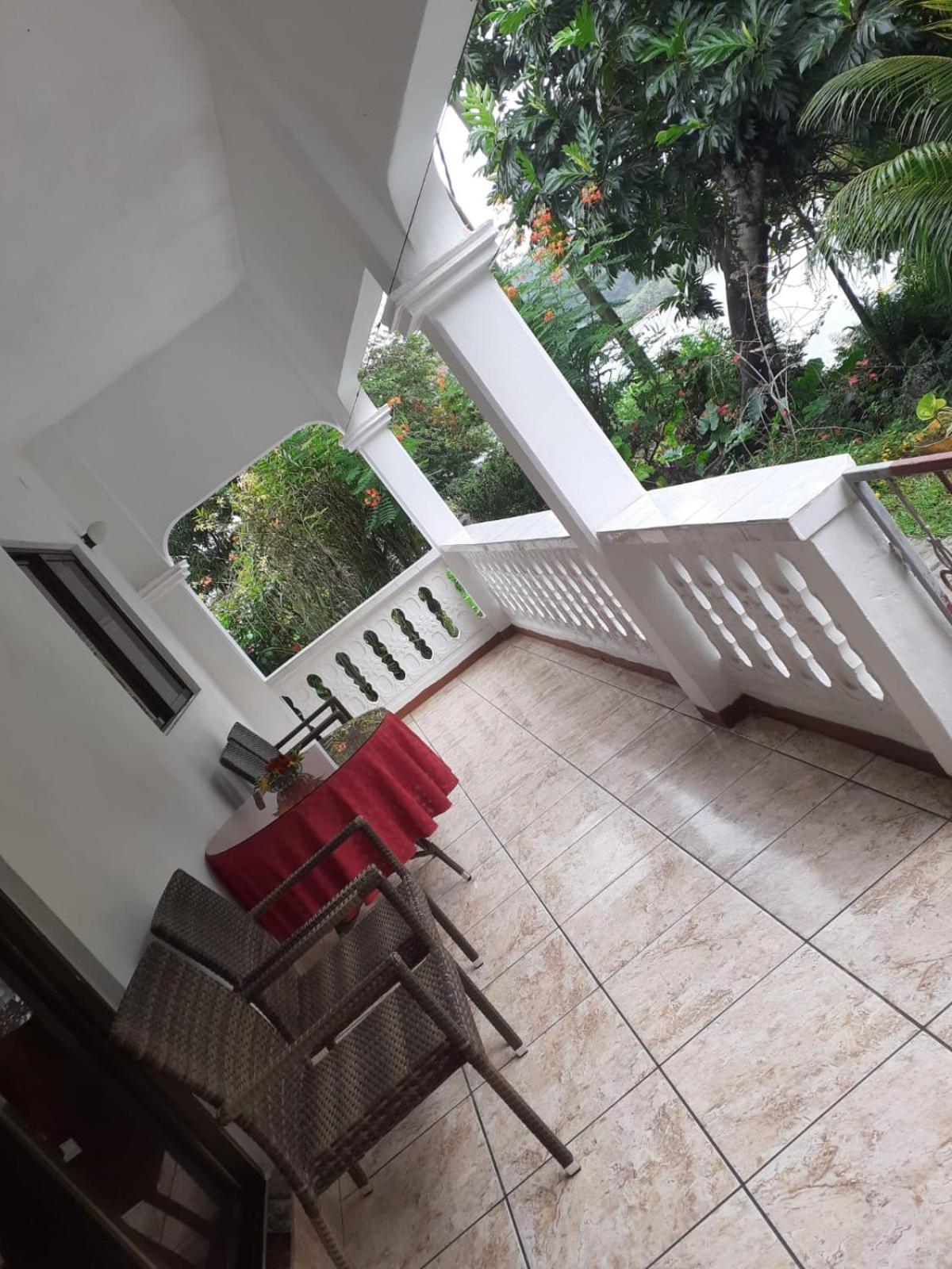 Gigi'S Self Catering Apartment Port Glaud Ngoại thất bức ảnh