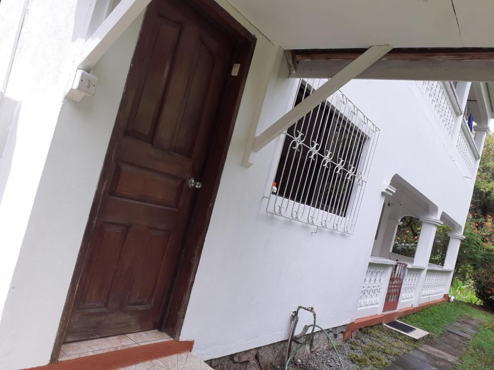Gigi'S Self Catering Apartment Port Glaud Ngoại thất bức ảnh